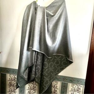 Calvin Klein Washable Knit Shawl. NWT Gray and Cream CK Logo